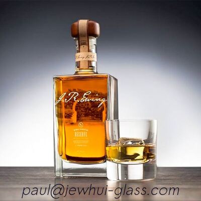 comprare 750 ml o 700 ml Bottiglia di vetro cubica SGS FDA fabbricazione online