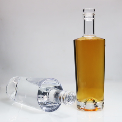 Buon prezzo 500 ml/ 700 ml Bottiglia di vetro vuota Stampo universale Customizde Accetta in linea