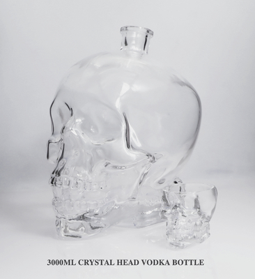 Buon prezzo Bottiglia di vetro di vodka a testa di cristallo da 3000 ml / materiale in vetro super-frittato in linea