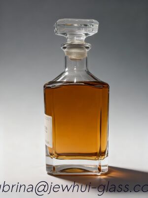 Buon prezzo il liquore del vetro trasparente 700ml imbottiglia/la bottiglia di vetro del whiskey in linea