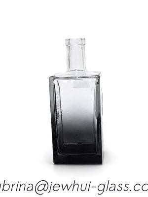 Buon prezzo BOTTIGLIA IN VETRO QUBIC DA 700 ML in linea