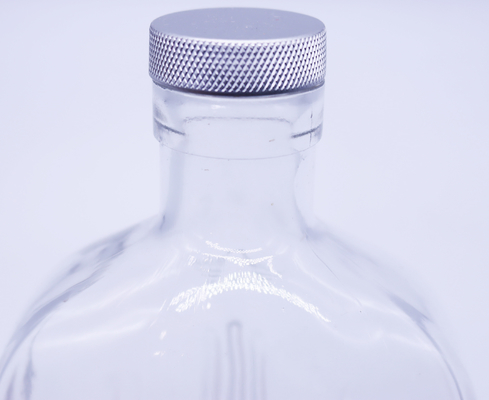 Buon prezzo SGS inciso aviazione FDA di 1750ml Gin Bottle Alunimum Screw Cap in linea